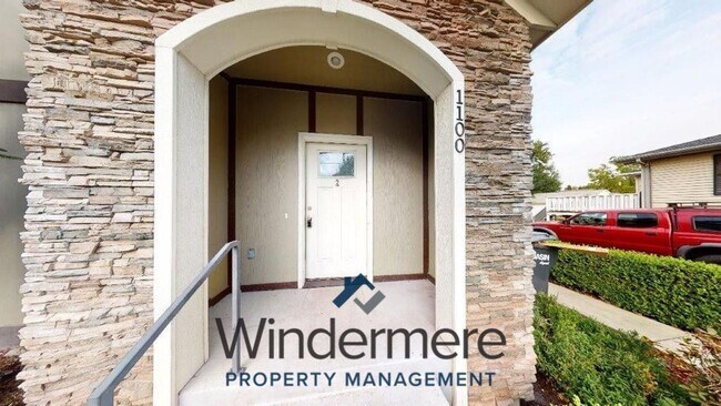 Building Photo - coll1100