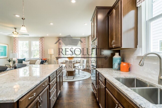 Building Photo - 130 Pepperwood Wy
