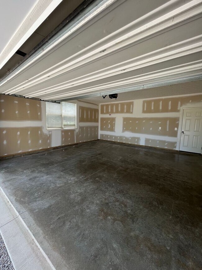 Building Photo - Charming Rural Retreat in Richwood- Fiber Internet Included!