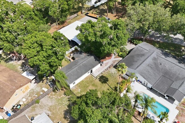 Building Photo - 15509 Casey Rd Ext