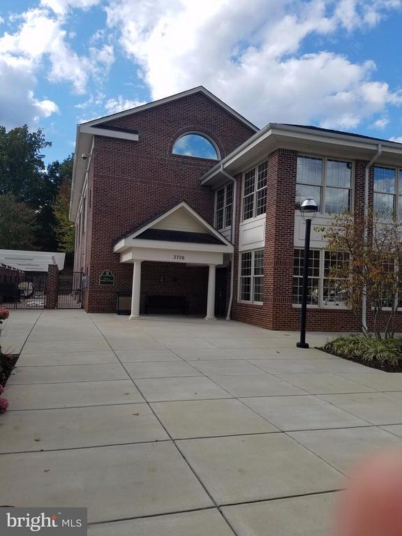 Building Photo - 3906 Penderview Dr