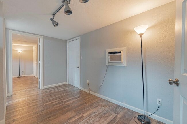 Building Photo - 4206 Walker St