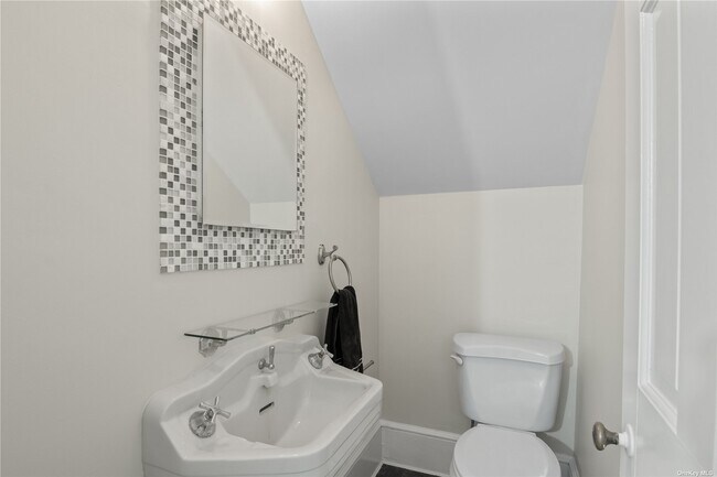 Building Photo - 16 Delafield Woods