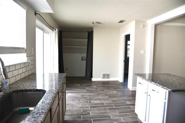 Building Photo - 1001 Roky Ct