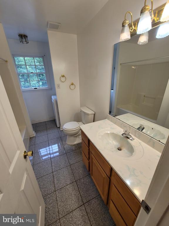 Building Photo - 2435 Pimpernel Dr