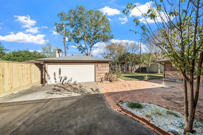 Building Photo - 4614 Merwin St