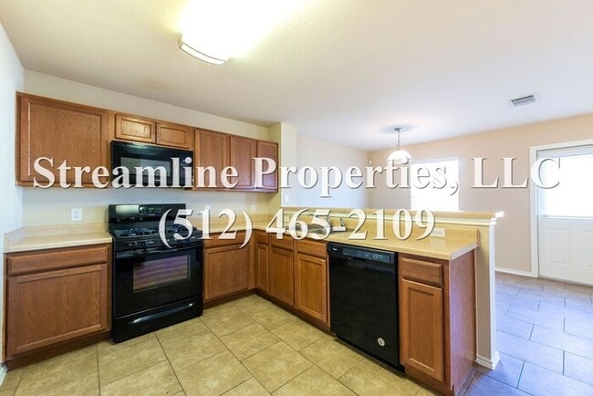 Building Photo - Beautiful 4 bedroom home in Del Valle!