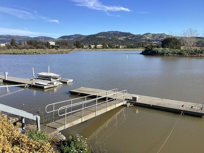 Building Photo - Napa Yacht Club Riverfront home in gated c...