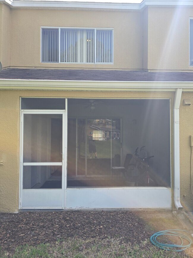 Building Photo - 2-Bedroom, 2.5-Bathroom Townhouse in Zephyrhills