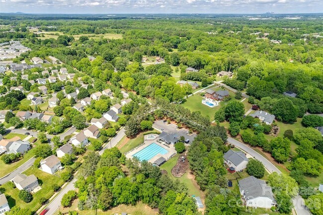 Building Photo - 2330 Mirage Pl