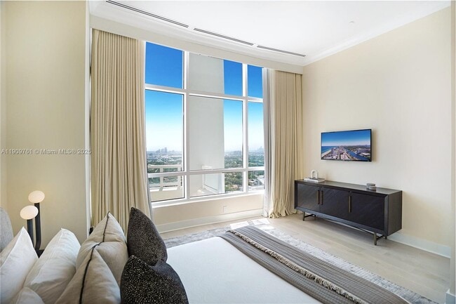 Building Photo - 4401 Collins Ave