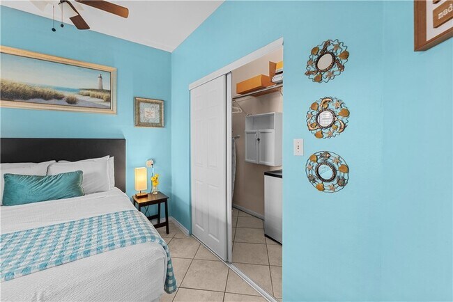 Building Photo - 15010 Leeward Dr