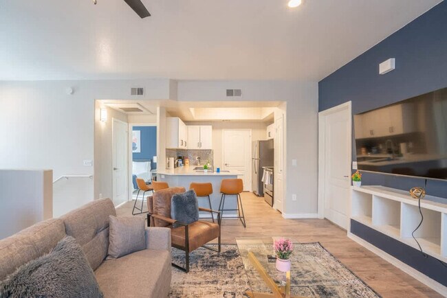 Building Photo - 10 W Minnezona Ave