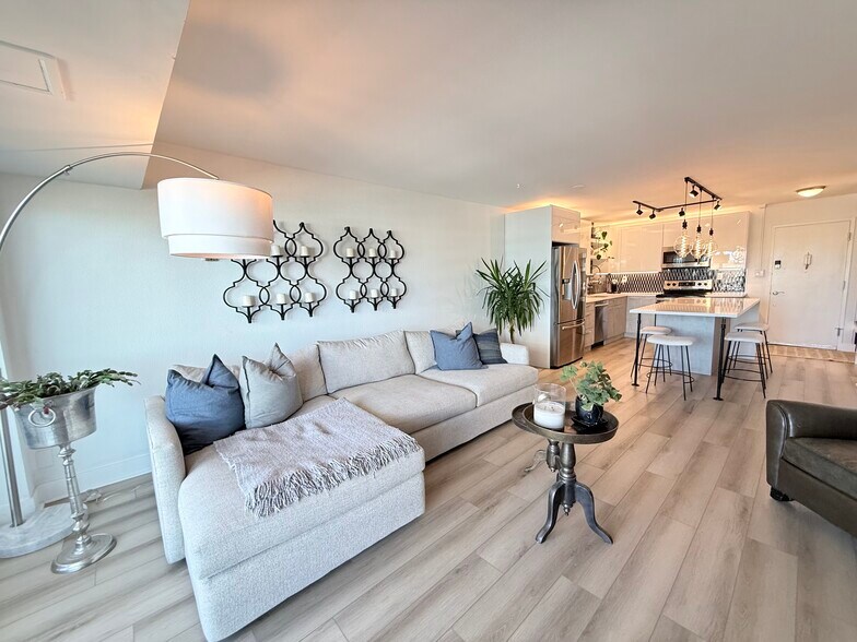 Building Photo - 1121 Albion St