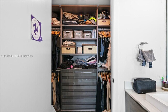 Building Photo - 460 NE 28th St