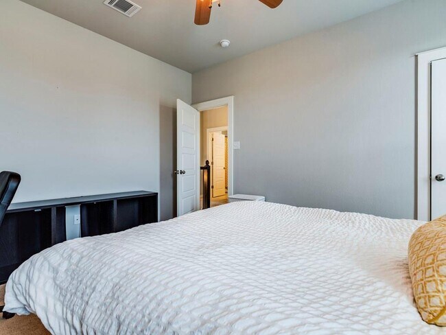 Building Photo - 16101 McAloon Way
