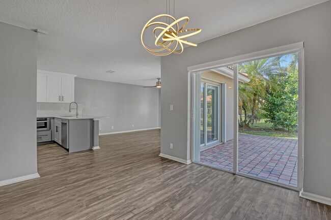 Building Photo - 3464 Commodore Ct