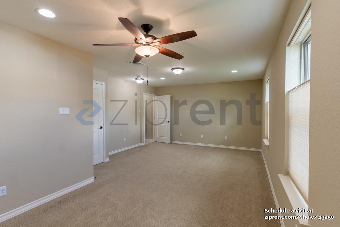 Building Photo - 1025 Highknoll Ln