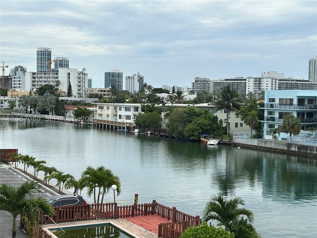 Building Photo - 110 S Shore Dr