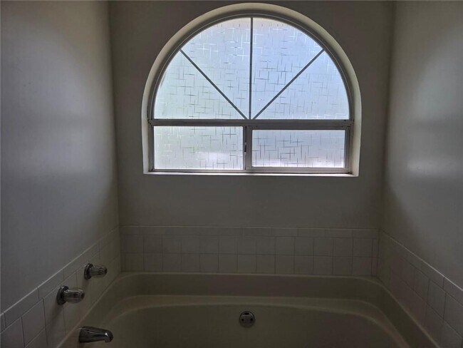 Building Photo - 1155 Riverside Trce