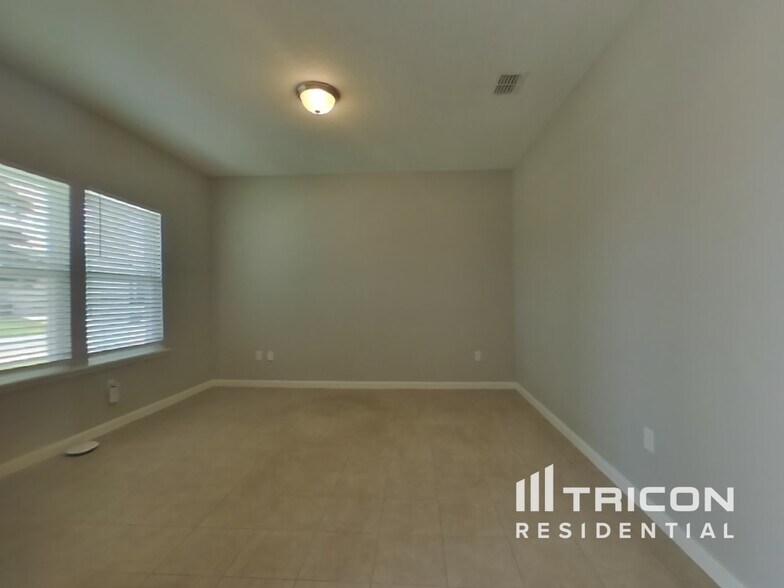 Building Photo - 164 Bloomfield Wy