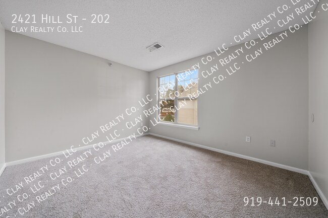 Building Photo - 2421 Hill St