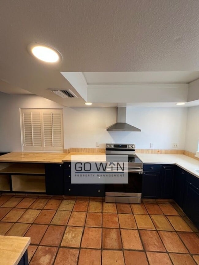 Building Photo - 4 Bed/ 2 Bath - House Tempe