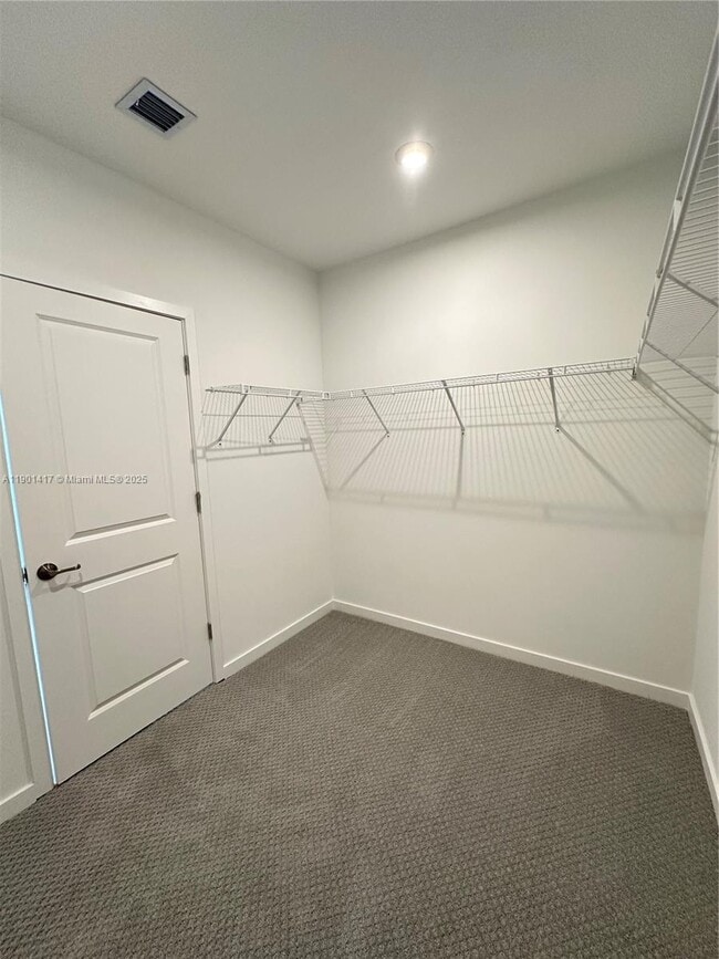 Building Photo - 7262 Lenora Ln