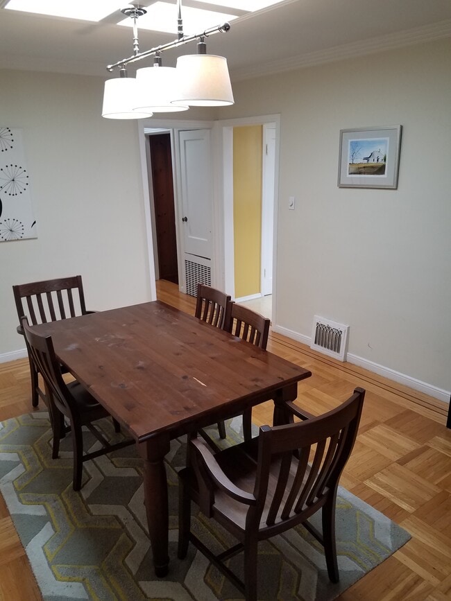 Building Photo - 295 Oxford St