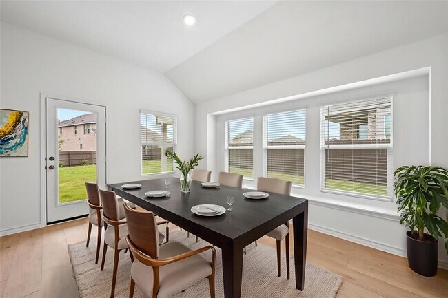 Building Photo - 1613 Dove Rnch Rd