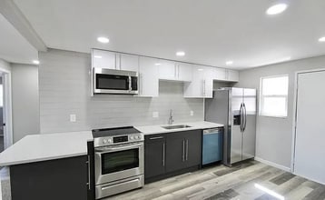 Building Photo - 18244 W 3rd Pl