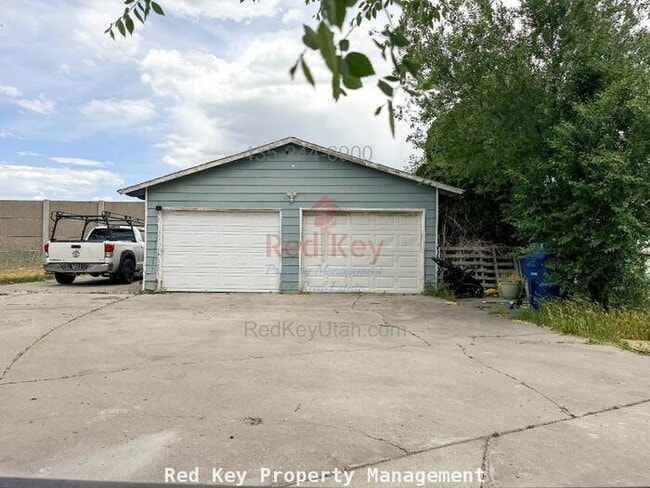 Building Photo - West Valley Duplex. Remodeled.