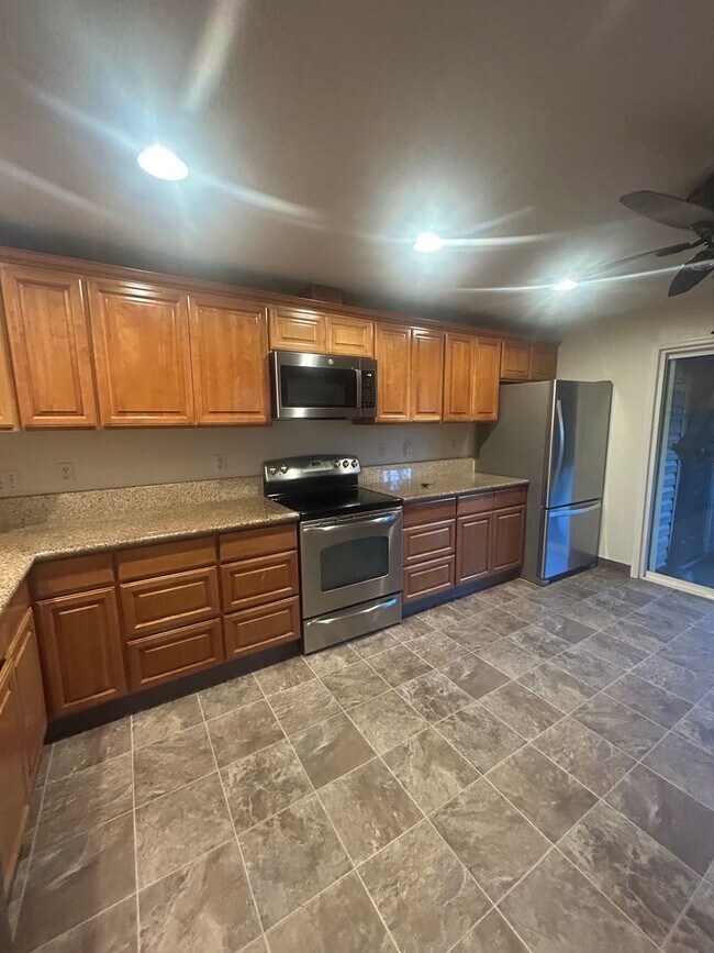 Building Photo - Jefferson #11894