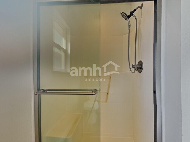 Building Photo - 1405 W Chance Ct