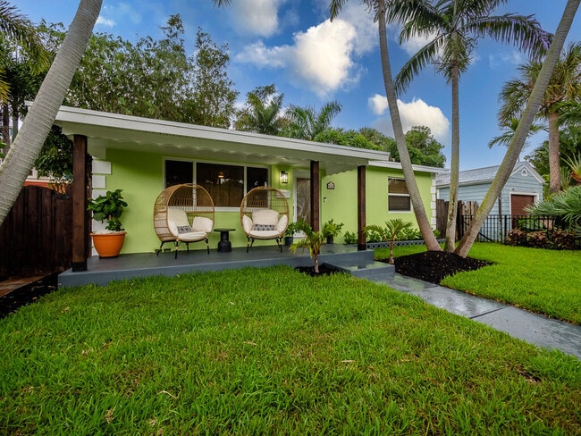 Building Photo - 418 N Palmway