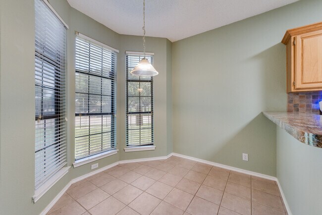 Building Photo - Charming Condo in Valley Ranch