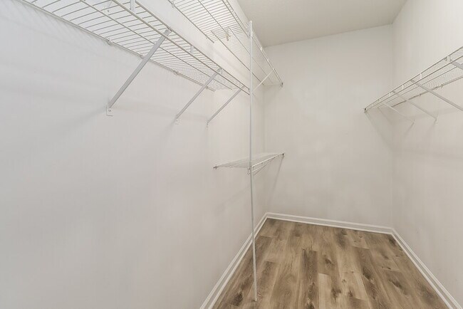 Building Photo - 7405 Chidley Dr