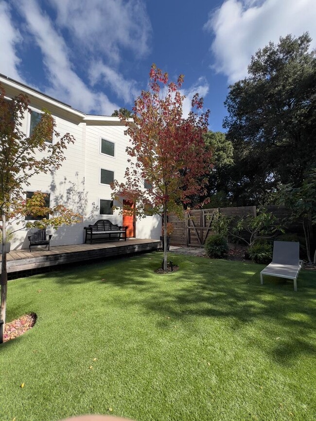 Building Photo - Contemporary Napa Loft Retreat
