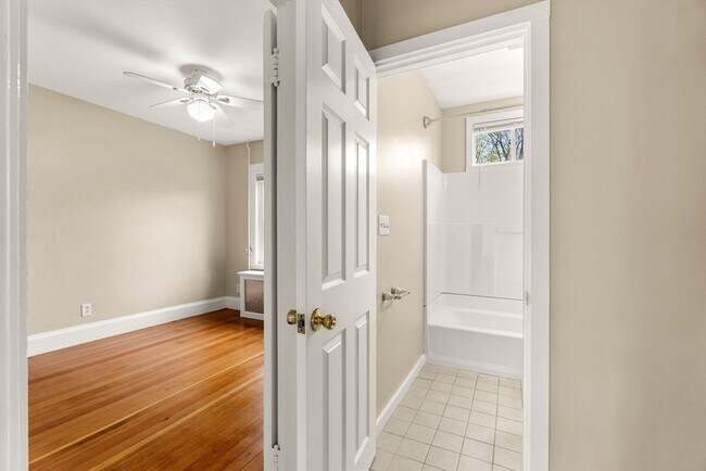 Building Photo - 9 Maple Cir