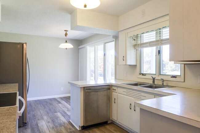 Building Photo - Newly renovated 3 bed and 1.5 bath house in Jonesborough