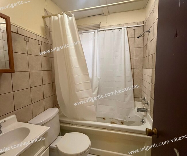 Building Photo - 4013 Pulaski St