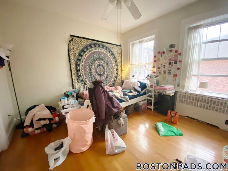 Building Photo - 1232 Beacon St