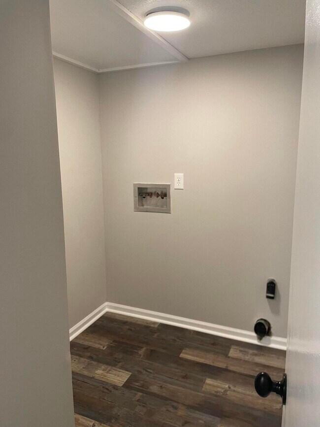 Building Photo - 325 Hackamore Trail