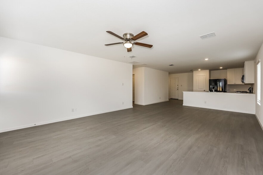 Building Photo - 1426 Merlin Blf St