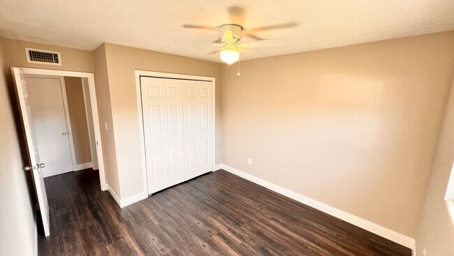 Building Photo - Timeless Charm Meets Modern Comfort in the Heart of Winter Park! WASHER & DRYER INCLUDED!