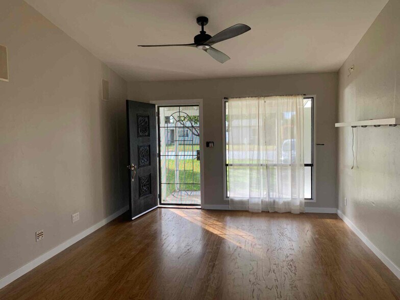 Building Photo - 3827 Palo Dr