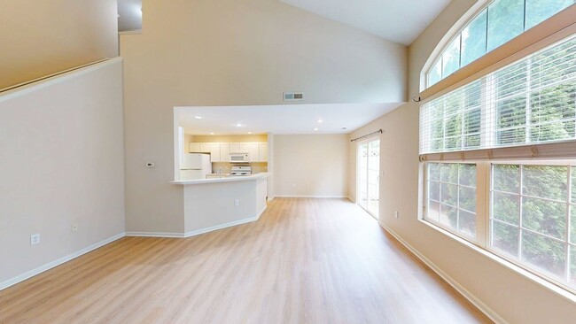 Building Photo - 5123 Vinings Blvd