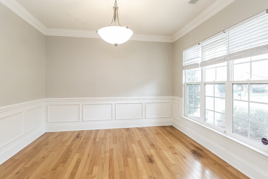 Building Photo - 11007 Holm Oak Pl