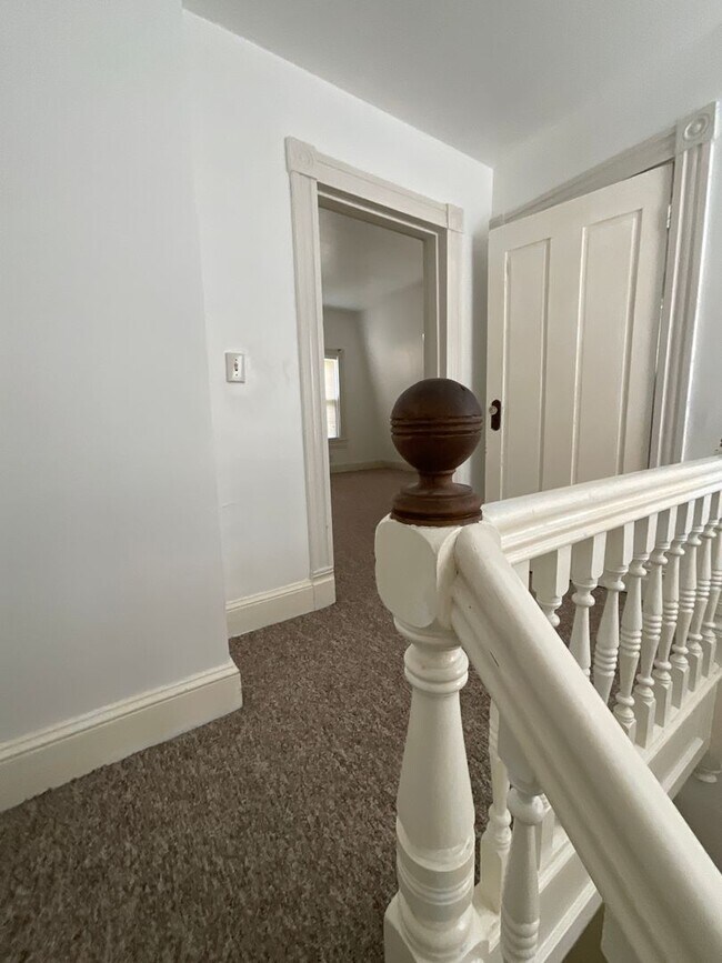Building Photo - Adorable One Bedroom in Historic Downtown Portsmouth