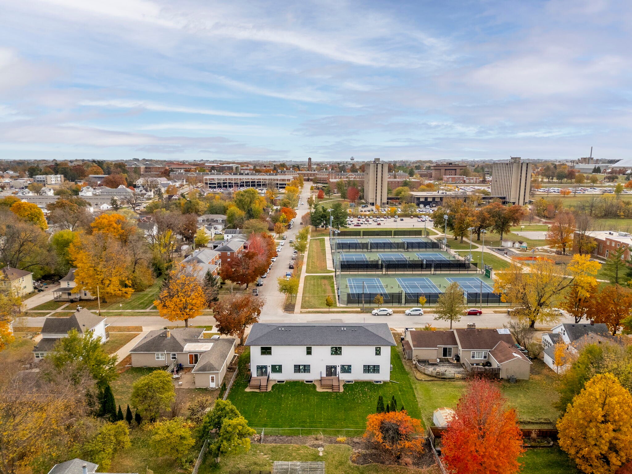 Building Photo - 1305 W 19th St
